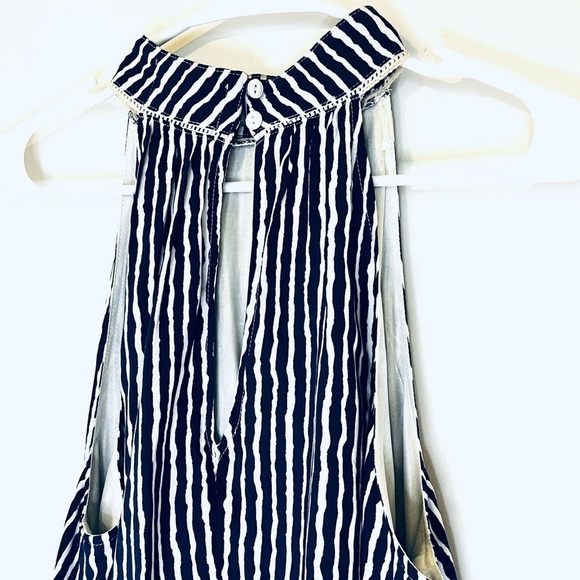 2/$25 Morgan Claire - Layered Sleeveless Top - Picture 7 of 9